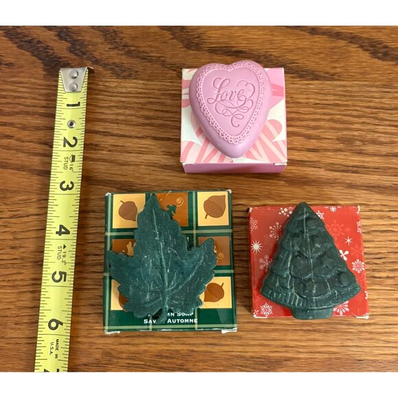 Vintage Avon Seasonal Holiday Shaped Soaps Set Of 3 - Heart Leaf Christmas Tree - Picture 4 of 4